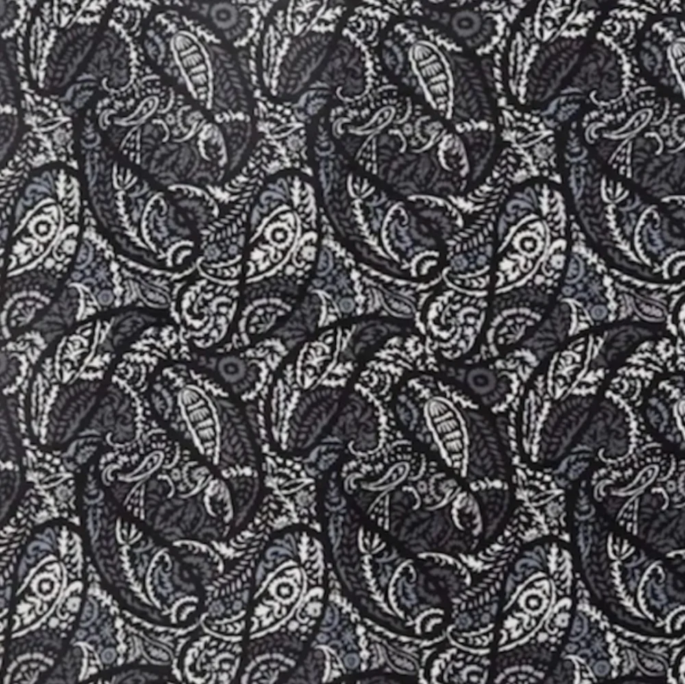 Vera Bradley Black & White Paisley Plush Throw 80x50 with Matching Tote NWT
